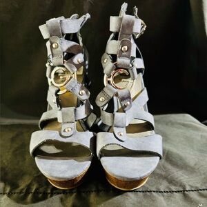 Suede Gladiator Platform Sandals - Gray